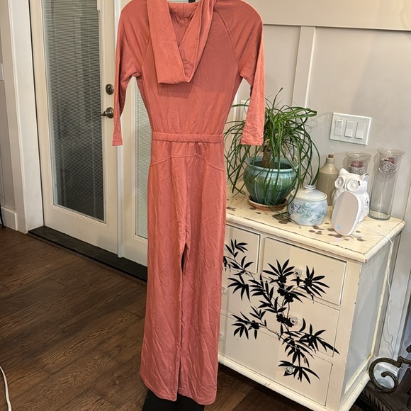 Guess jumpsuit- size XS - Picture 8 of 12